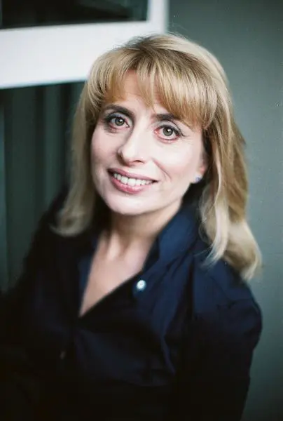 Dr Nadia Volf